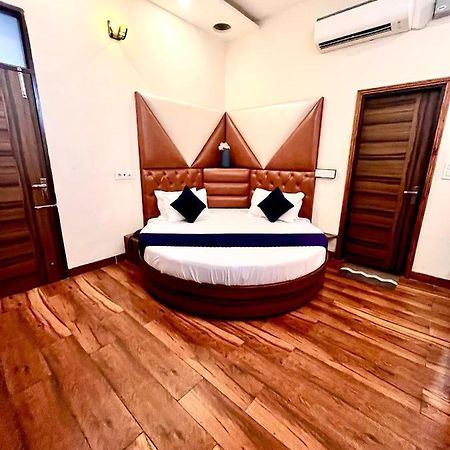 Hotel Woodcrest Zirakpur - Best Family Hotel By - A Unit Of Sidham Group Exterior foto