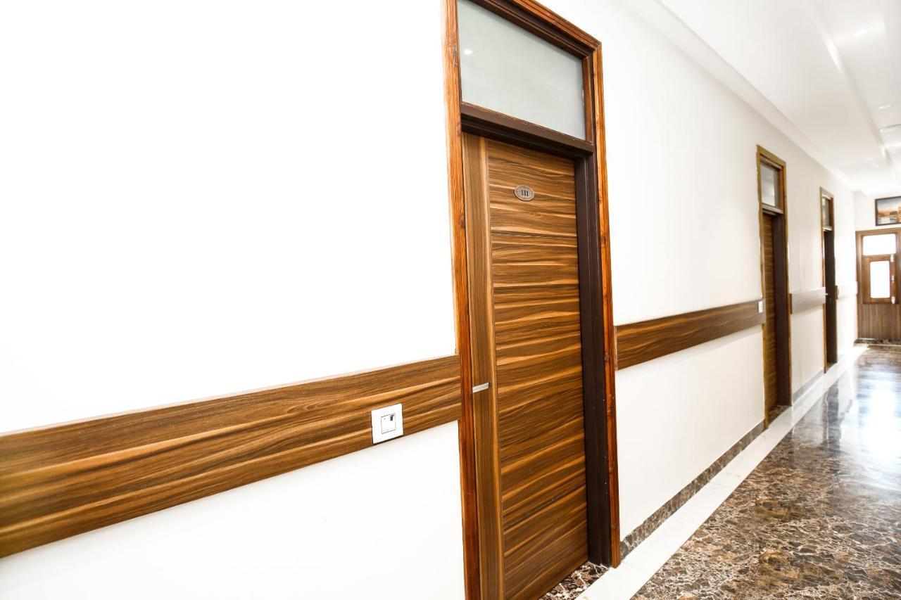 Hotel Woodcrest Zirakpur - Best Family Hotel By - A Unit Of Sidham Group Exterior foto