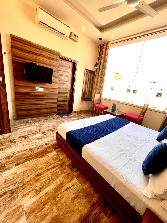 Hotel Woodcrest Zirakpur - Best Family Hotel By - A Unit Of Sidham Group Exterior foto
