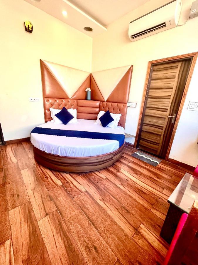 Hotel Woodcrest Zirakpur - Best Family Hotel By - A Unit Of Sidham Group Exterior foto