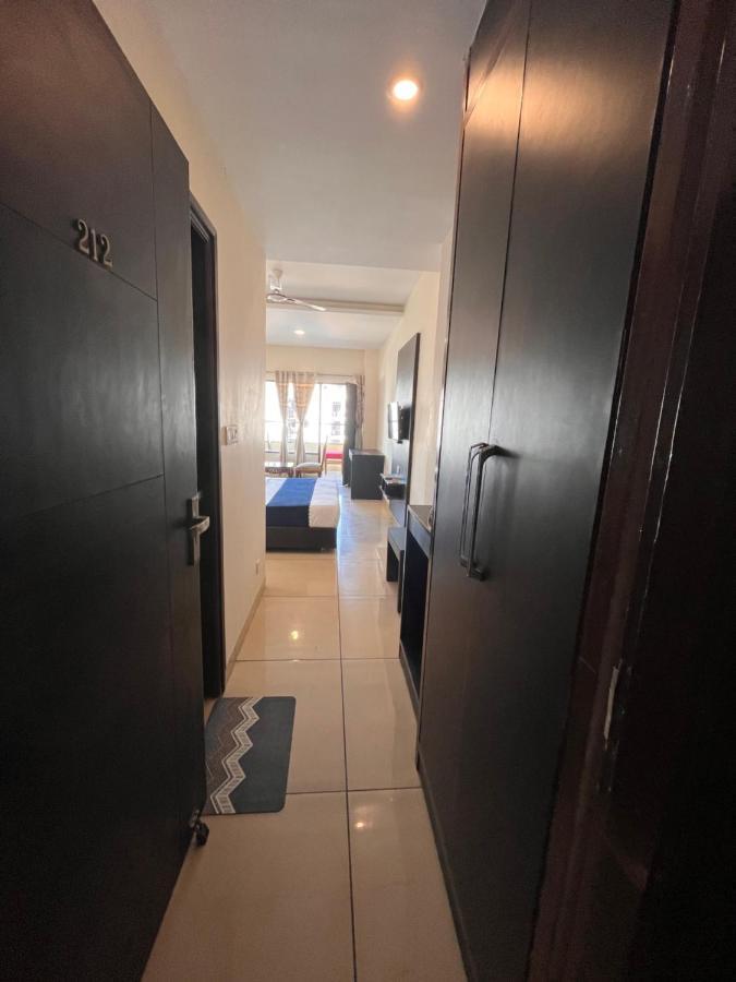 Hotel Woodcrest Zirakpur - Best Family Hotel By - A Unit Of Sidham Group Exterior foto